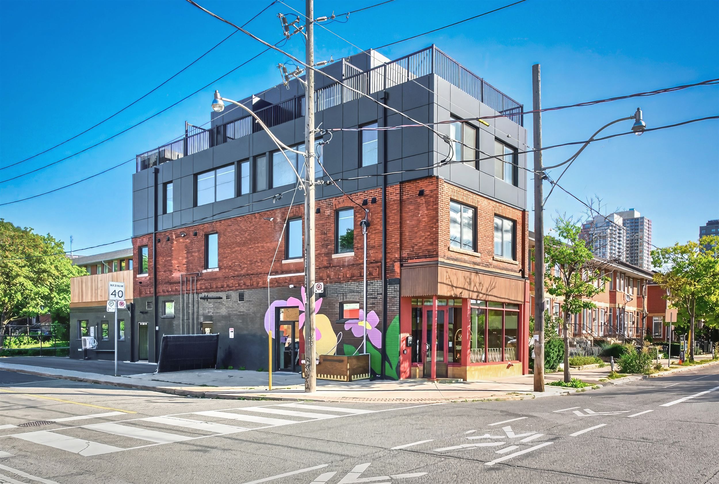 393 Perth Avenue 301, Toronto, On M6p 3y5