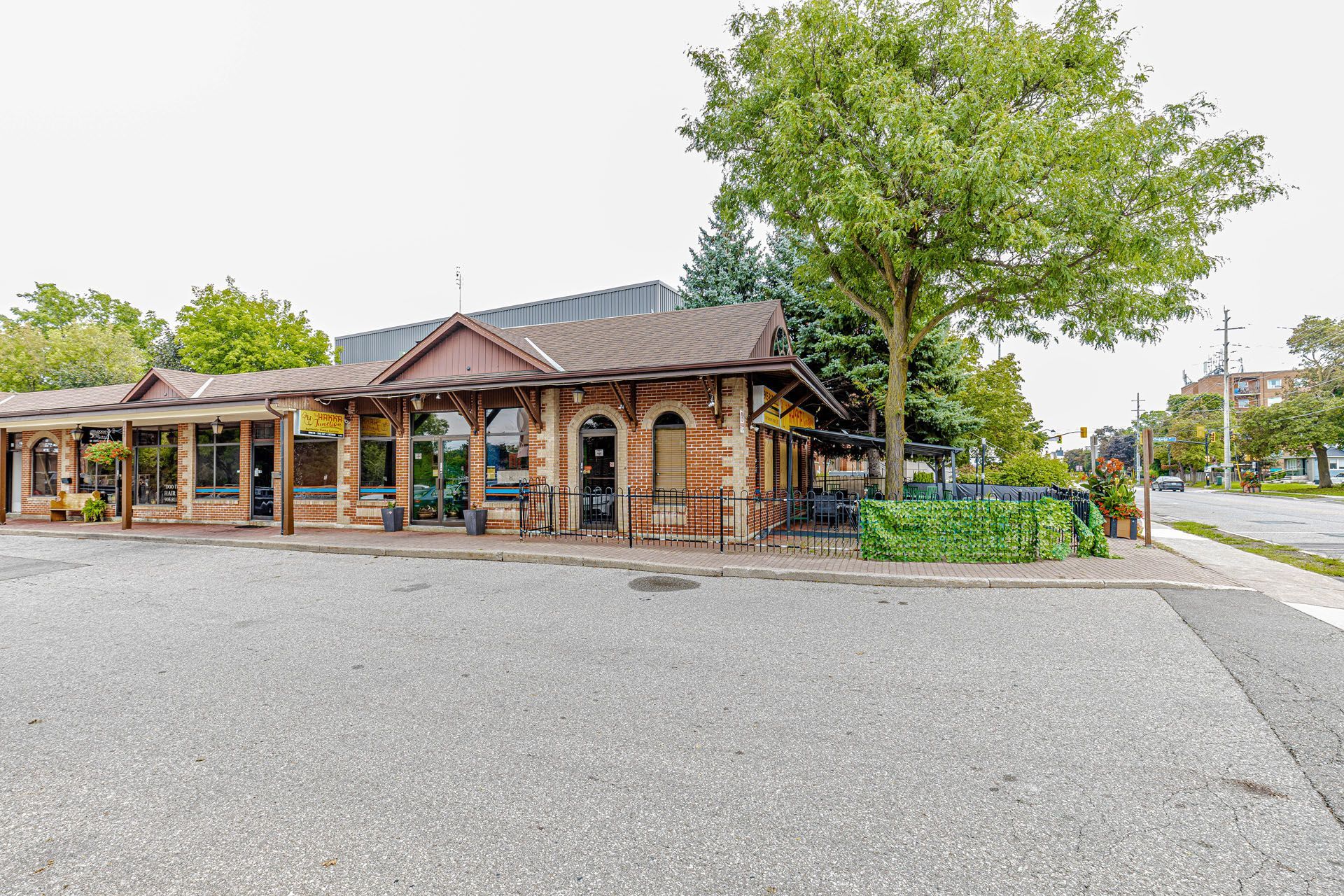 63 Queen Street S, Mississauga, On L5m 3s9