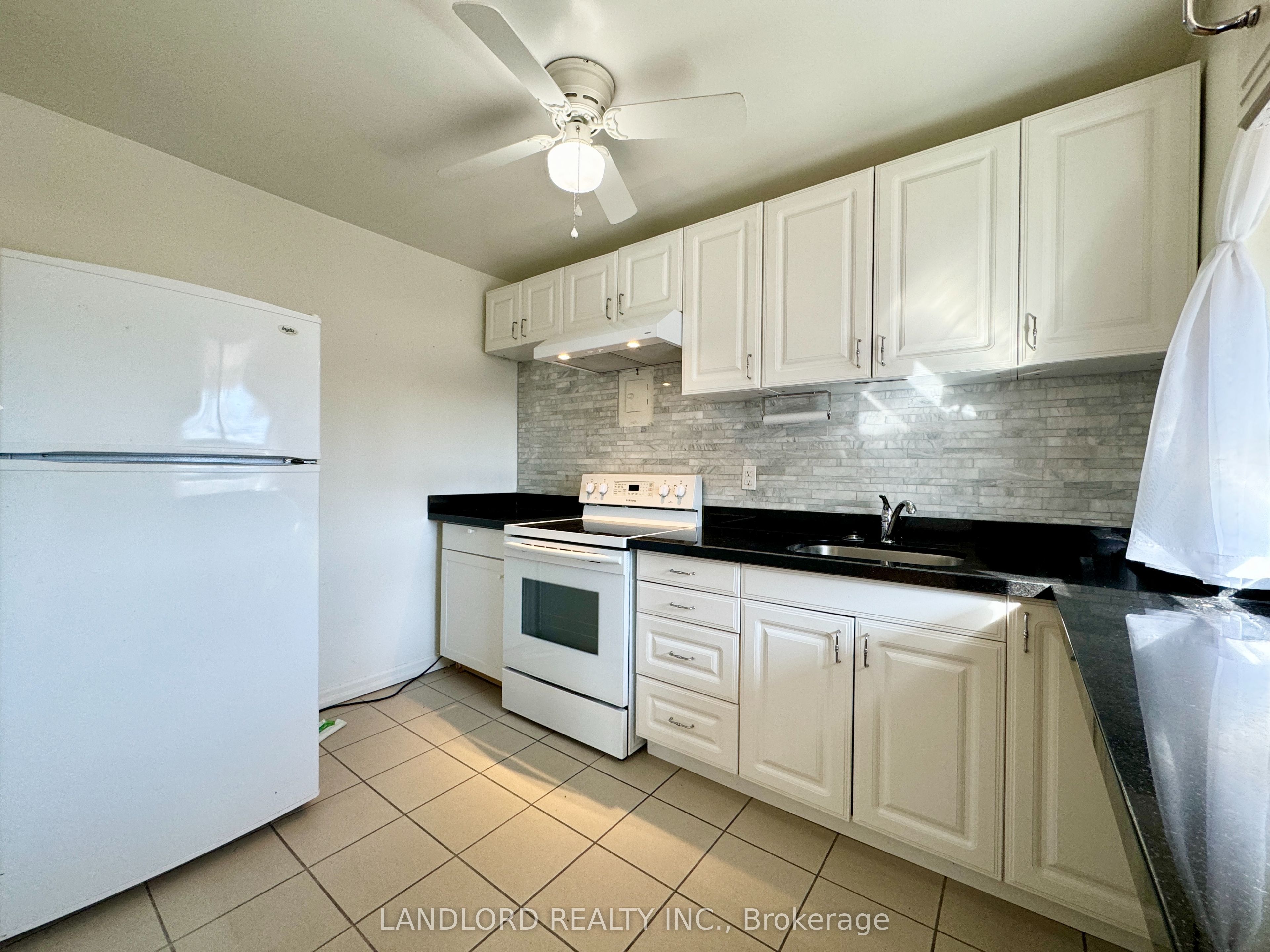 2696 Lake Shore Boulevard W 11, Toronto, On M8v 1g8
