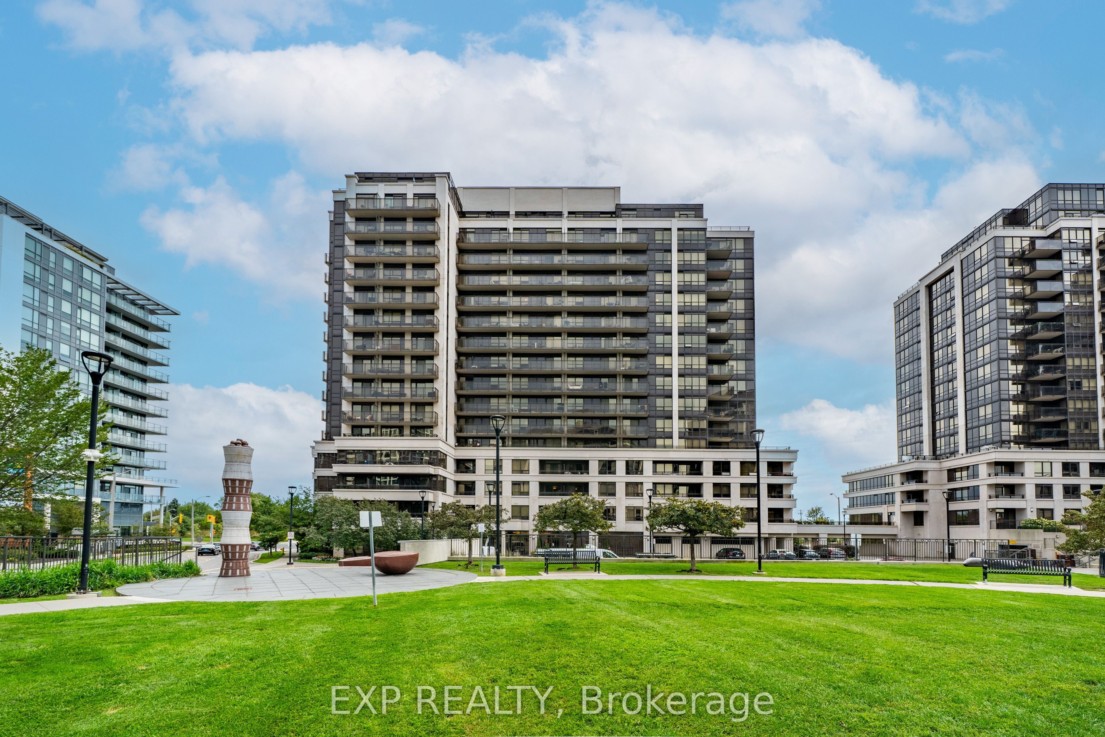 1 De Boers Drive 612, Toronto, On M3j 0g6
