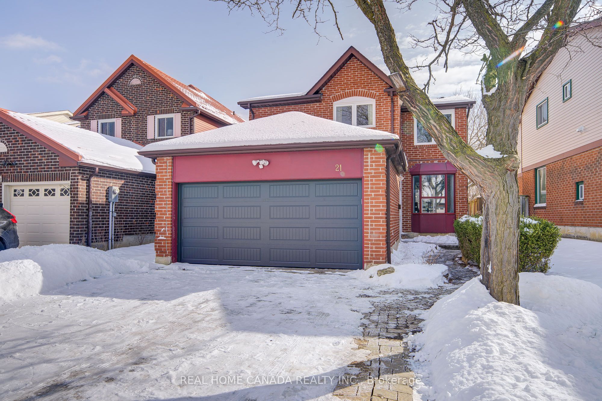 21 Hallen Road, Brampton, On L6y 2v5