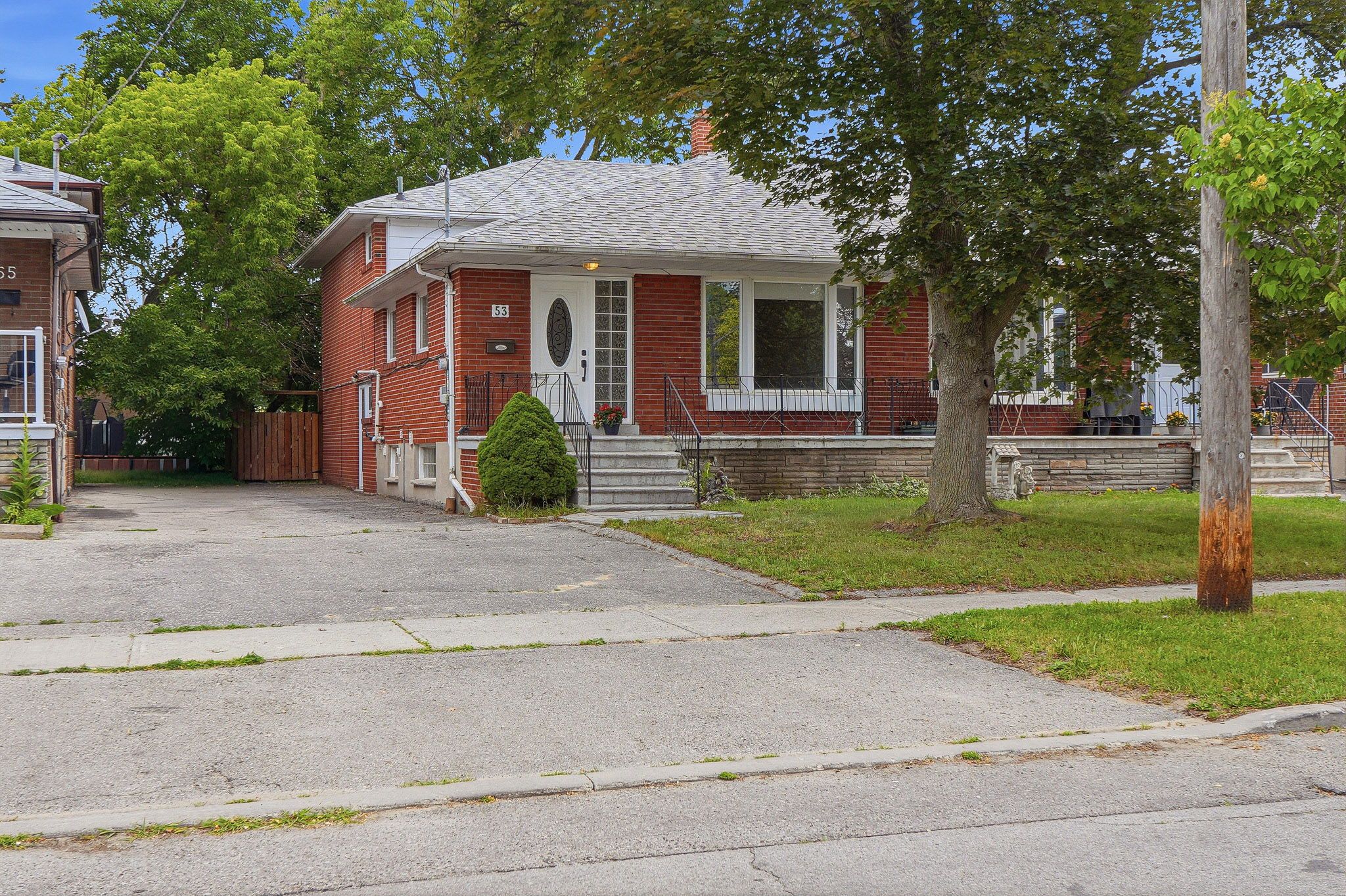 53 Grampian Crescent, Toronto, On M9l 2l2