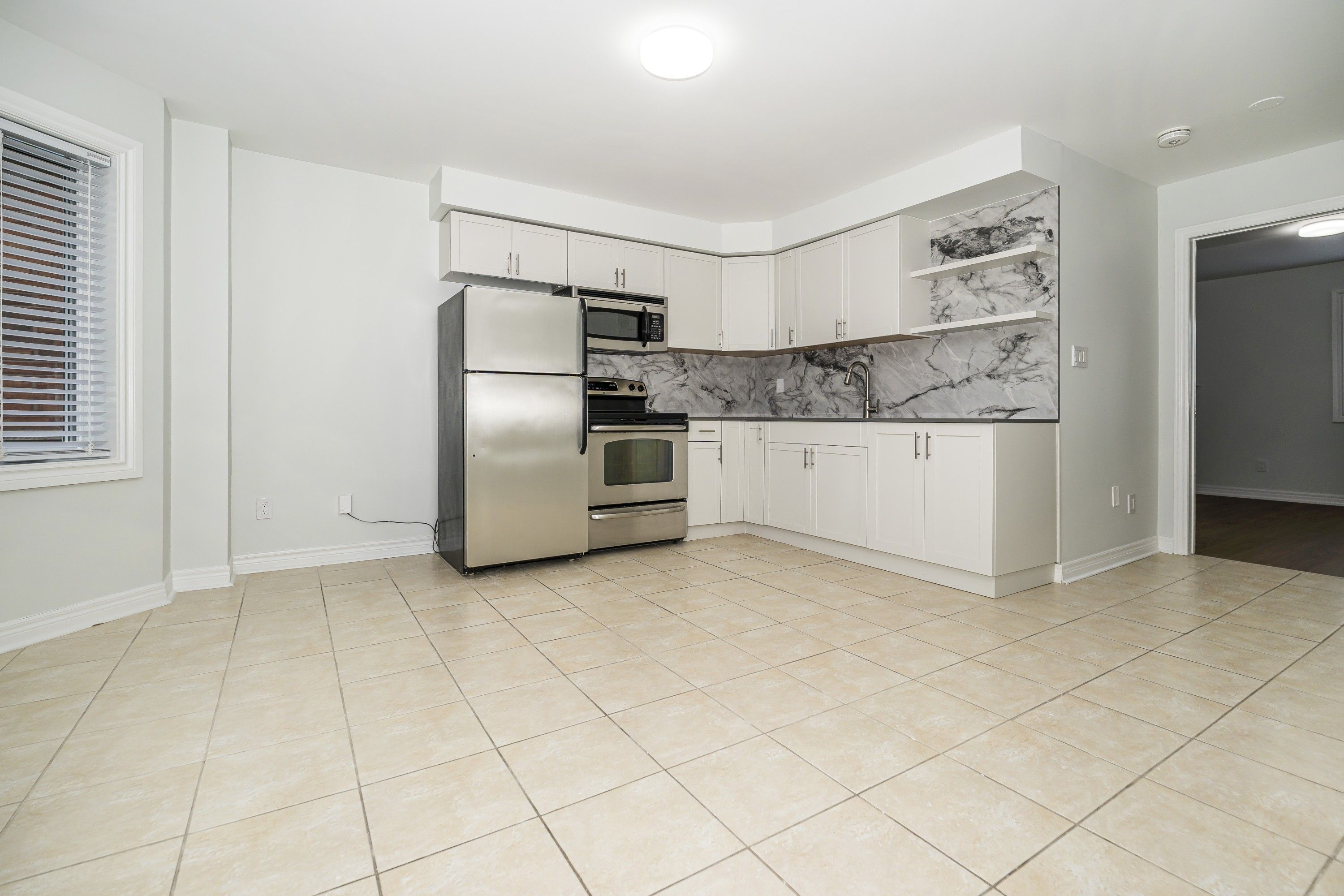 125 Viella Street Upper, Toronto, On M6n 5c7