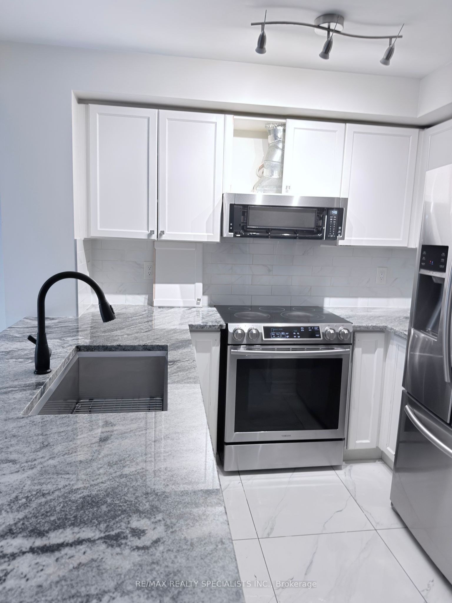 3250 Bentley Drive 17, Mississauga, On L5m 0p7