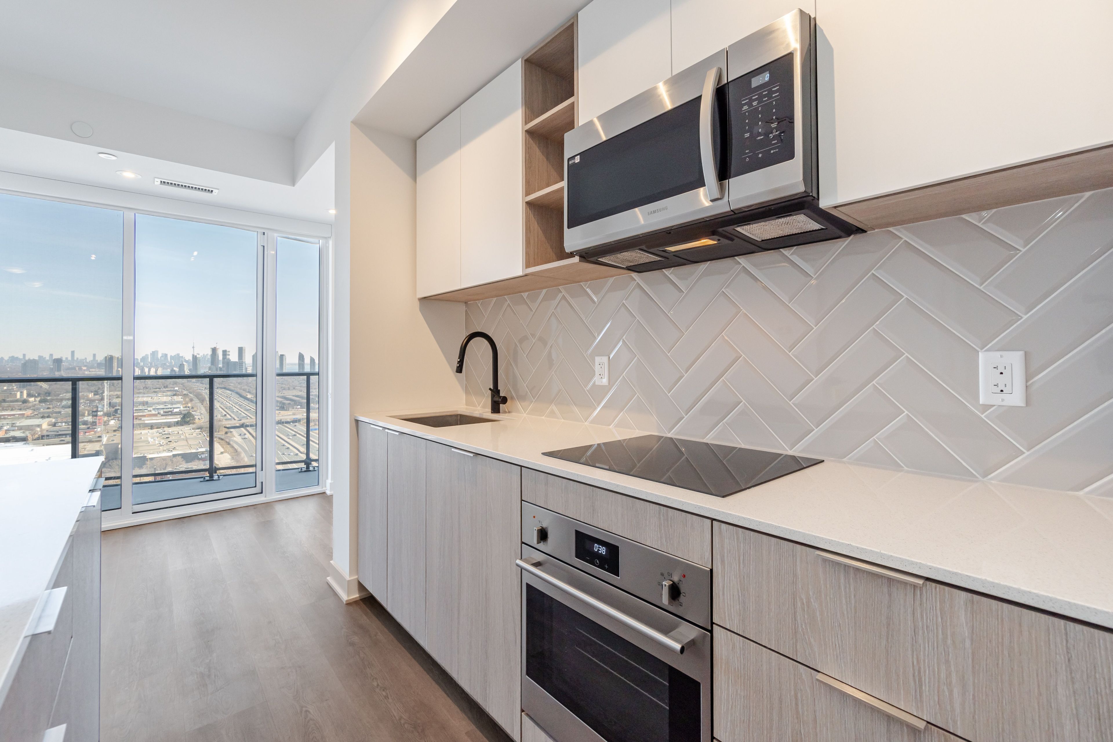 36 Zorra Street 1805, Toronto, On M8z 4z7