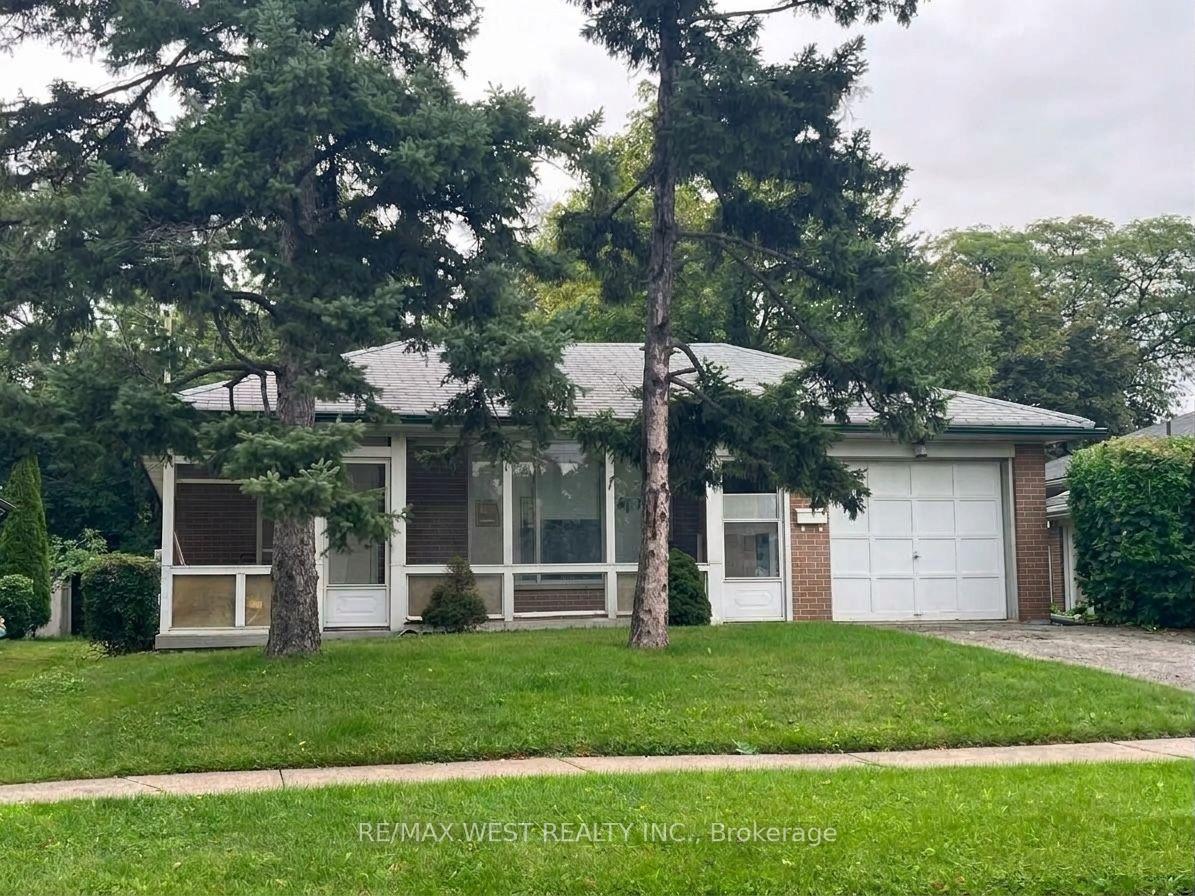 49 Braddock Road, Toronto, On M9w 5h6