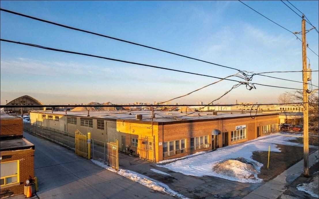 119a Toryork Drive, Toronto, On M9l 1x9