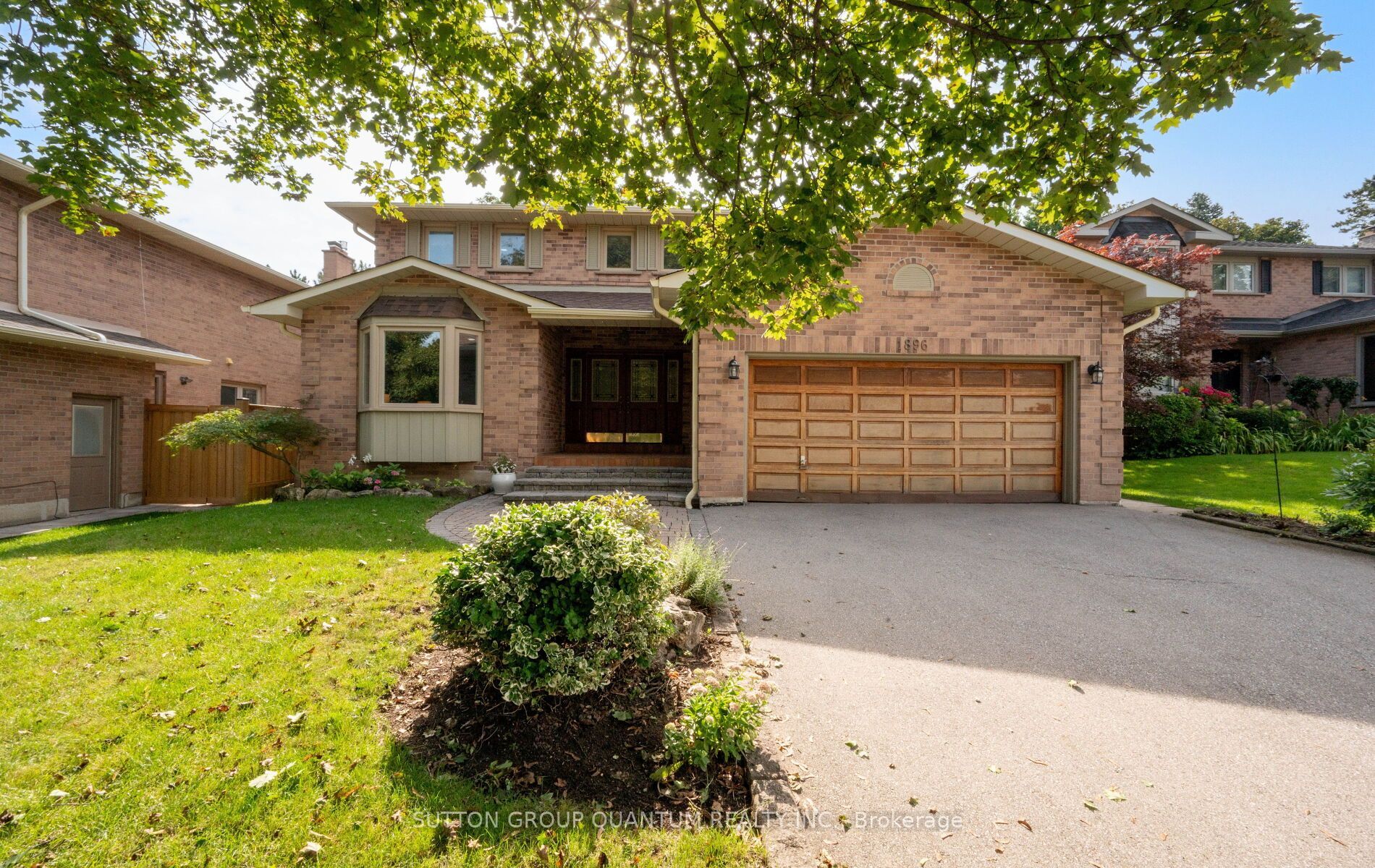1896 Stoneybrook Court, Mississauga, On L5l 3w2