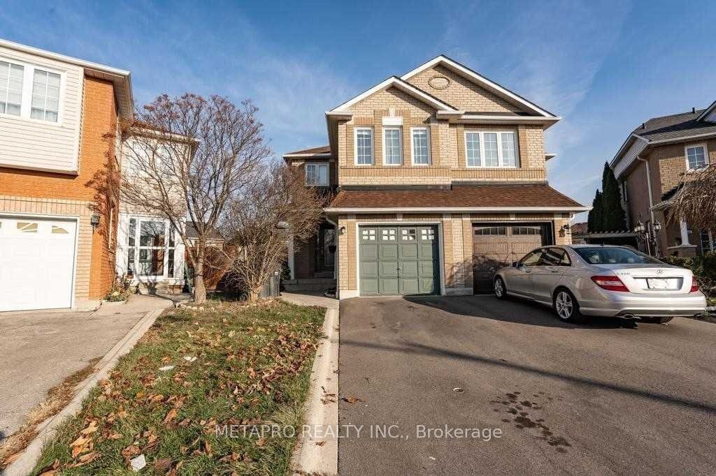 1311 Whiffletree Court, Mississauga, On L5n 7r1