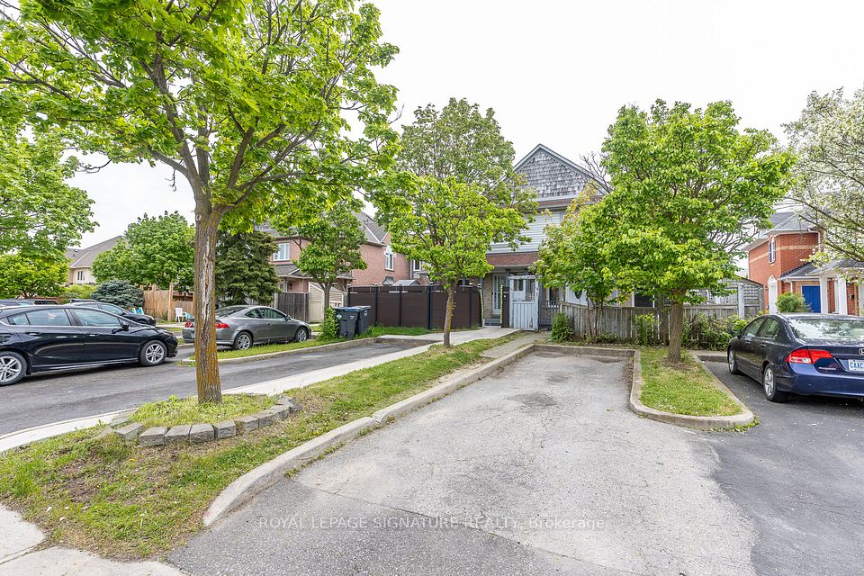 60 Blue Spruce Street, Brampton, On L6r 1c3
