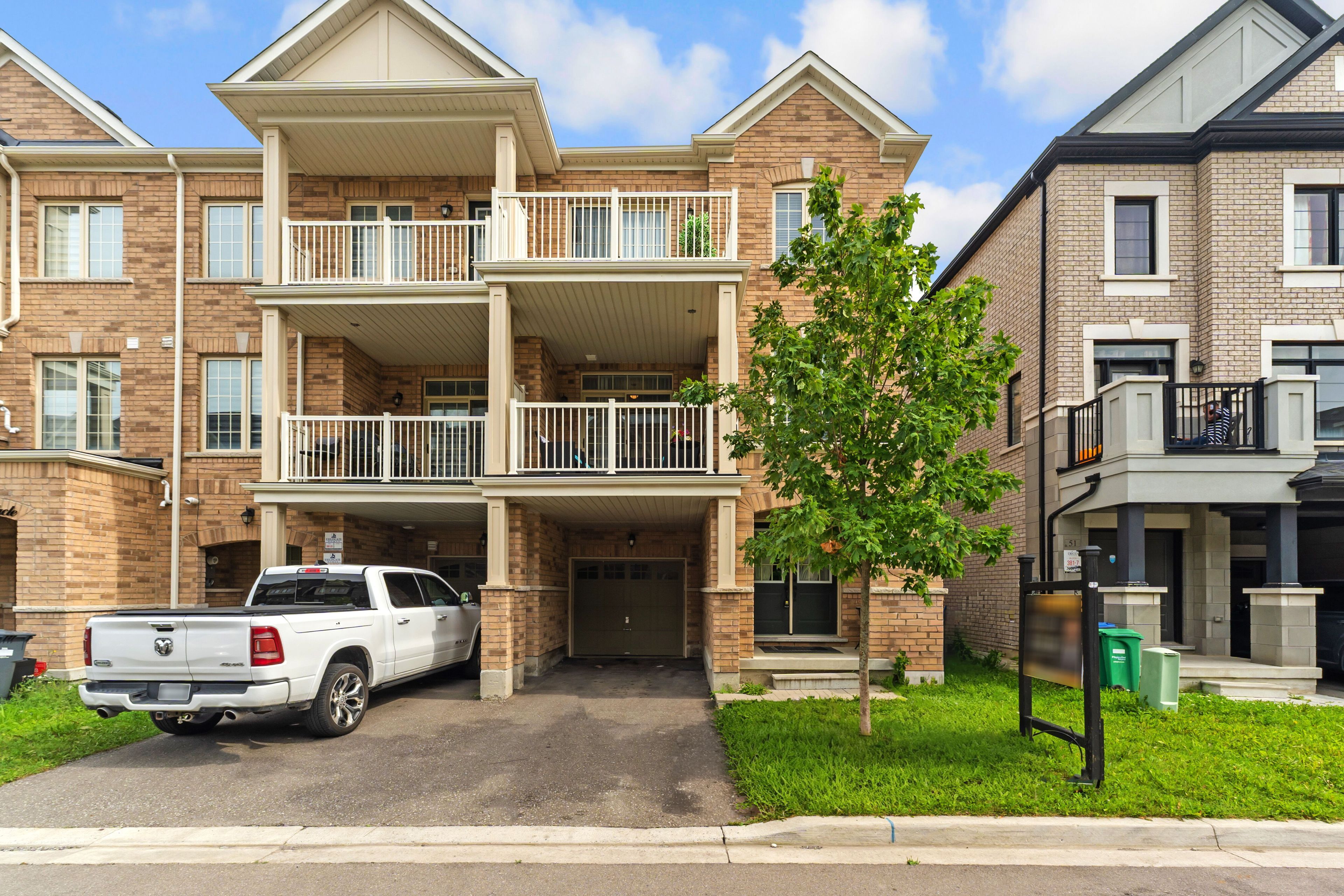 53 Fruitvale Circle, Brampton, On L7a 5b9
