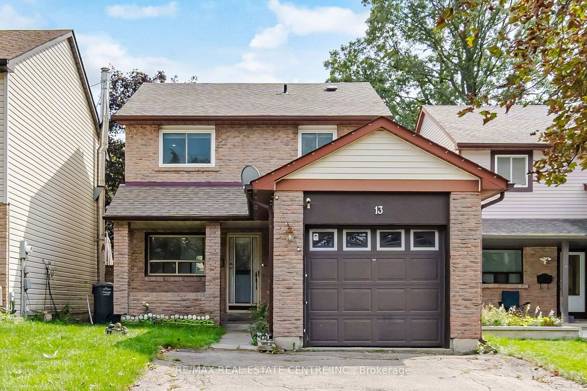 13 Dalzell Avenue, Brampton, On L6z 1h1