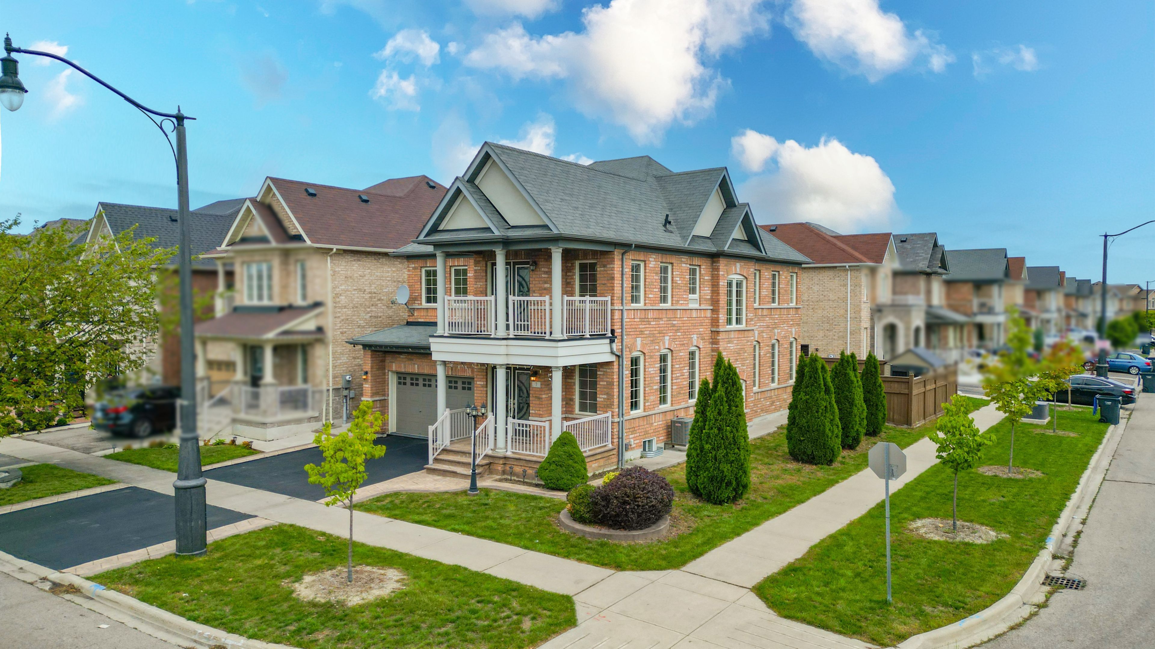 7 Egerton Street, Brampton, On L6r 3s2