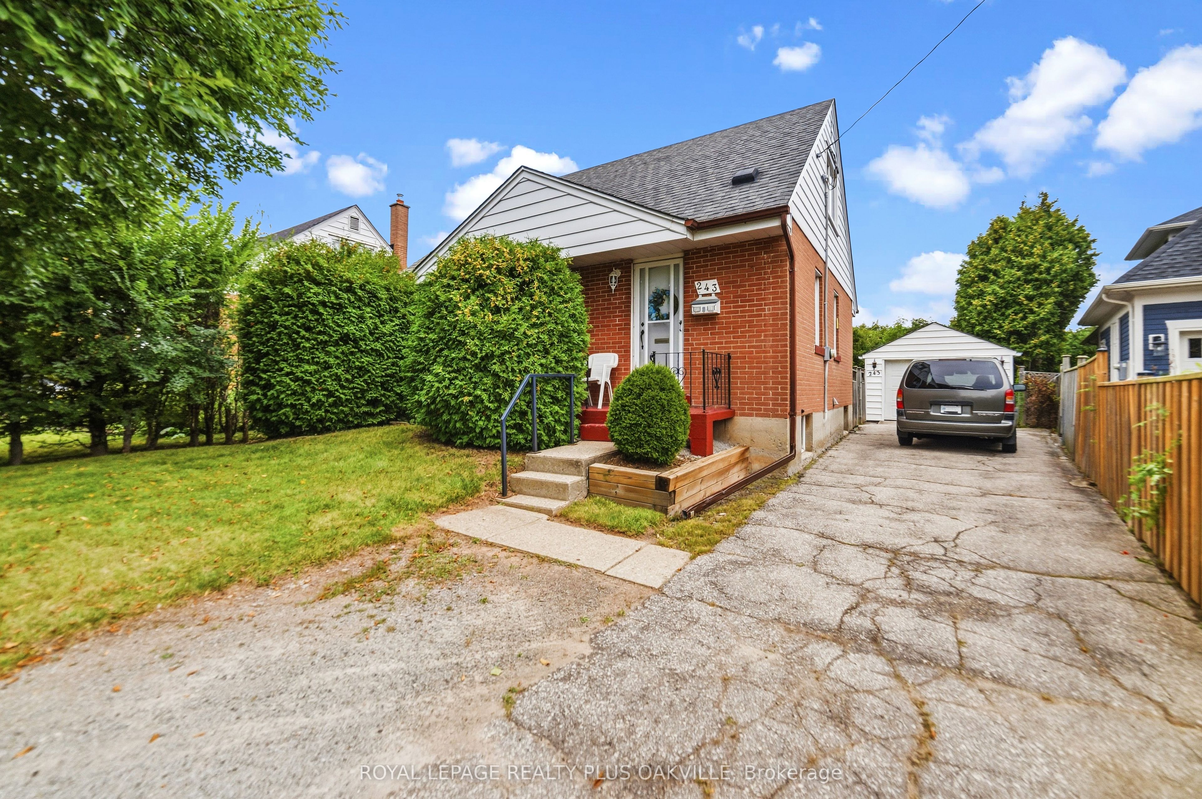 243 Jennings Crescent, Oakville, On L6l 1w2