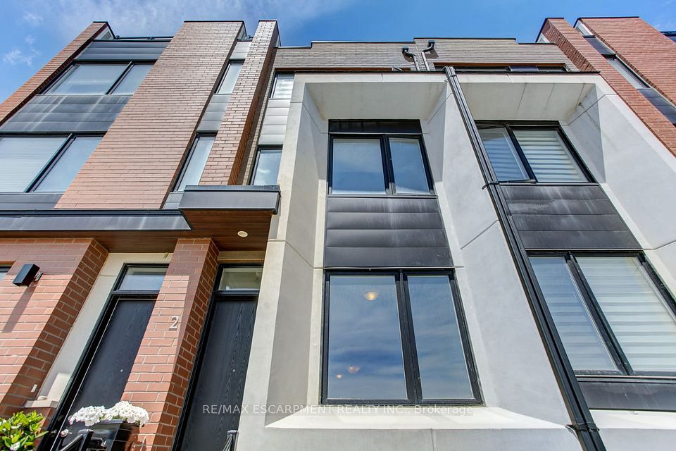 130 Frederick Tisdale Drive 2, Toronto, On M3k 0a5