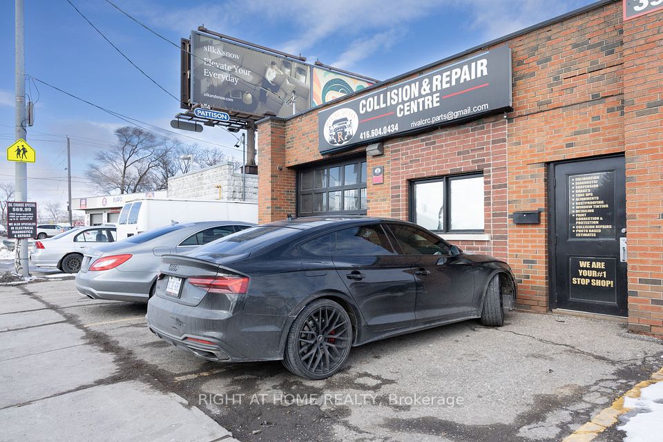 393 Weston Road, Toronto, On M6n 3p7