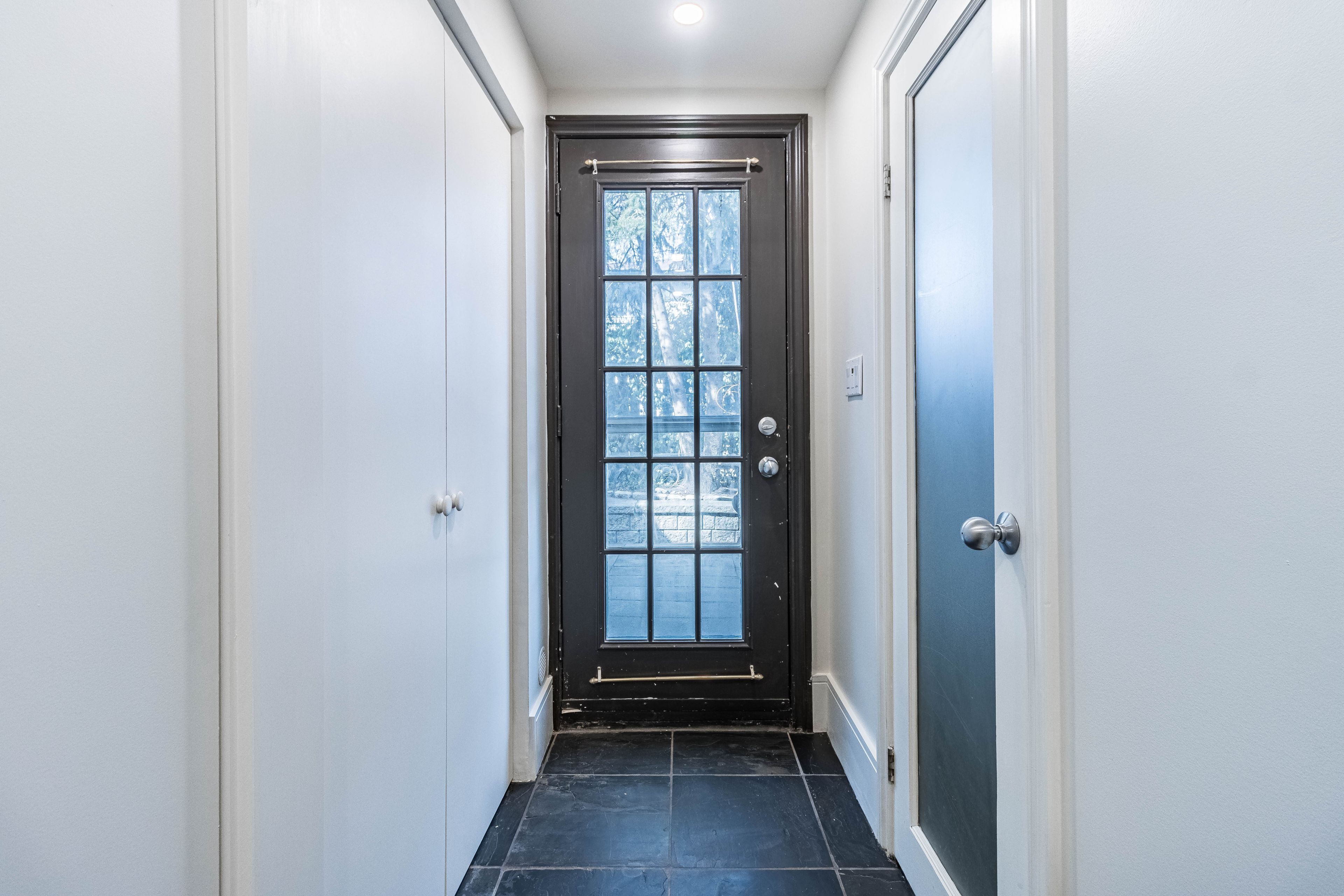 3470 Enniskillen Circle S Basement, Mississauga, On L5c 2n1