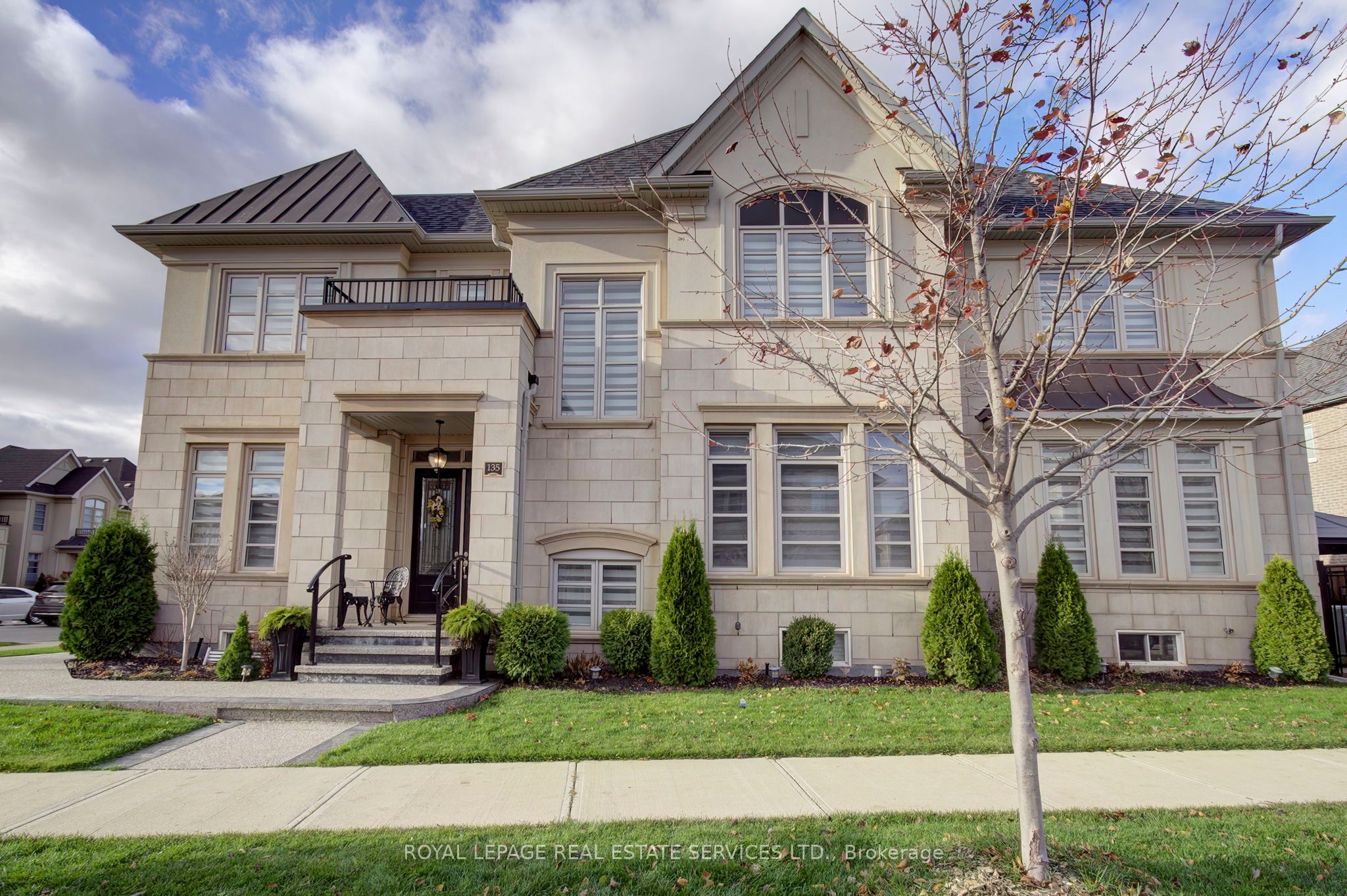 135 Zachary Crescent, Oakville, On L6h 0w1