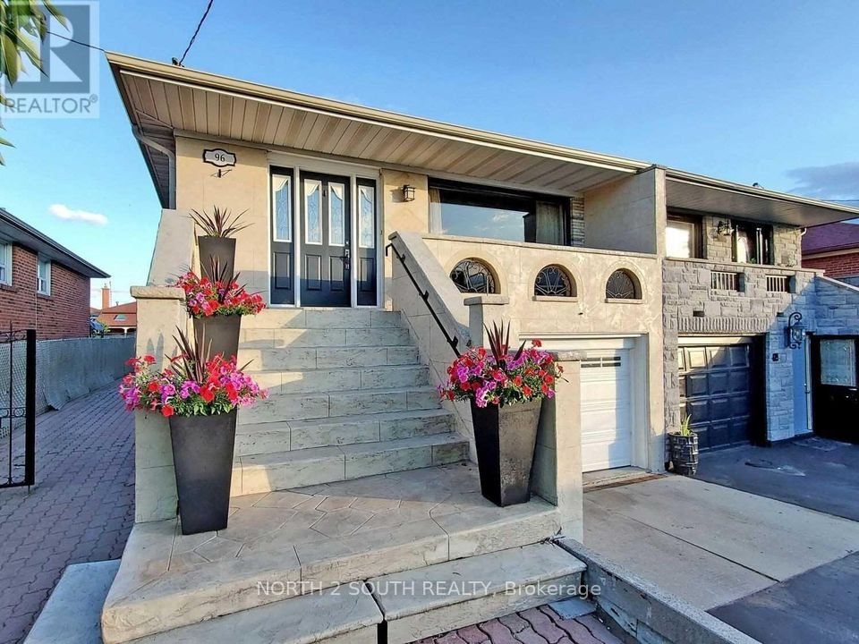 96 Bamford Crescent Main, Toronto, On M3n 1t8