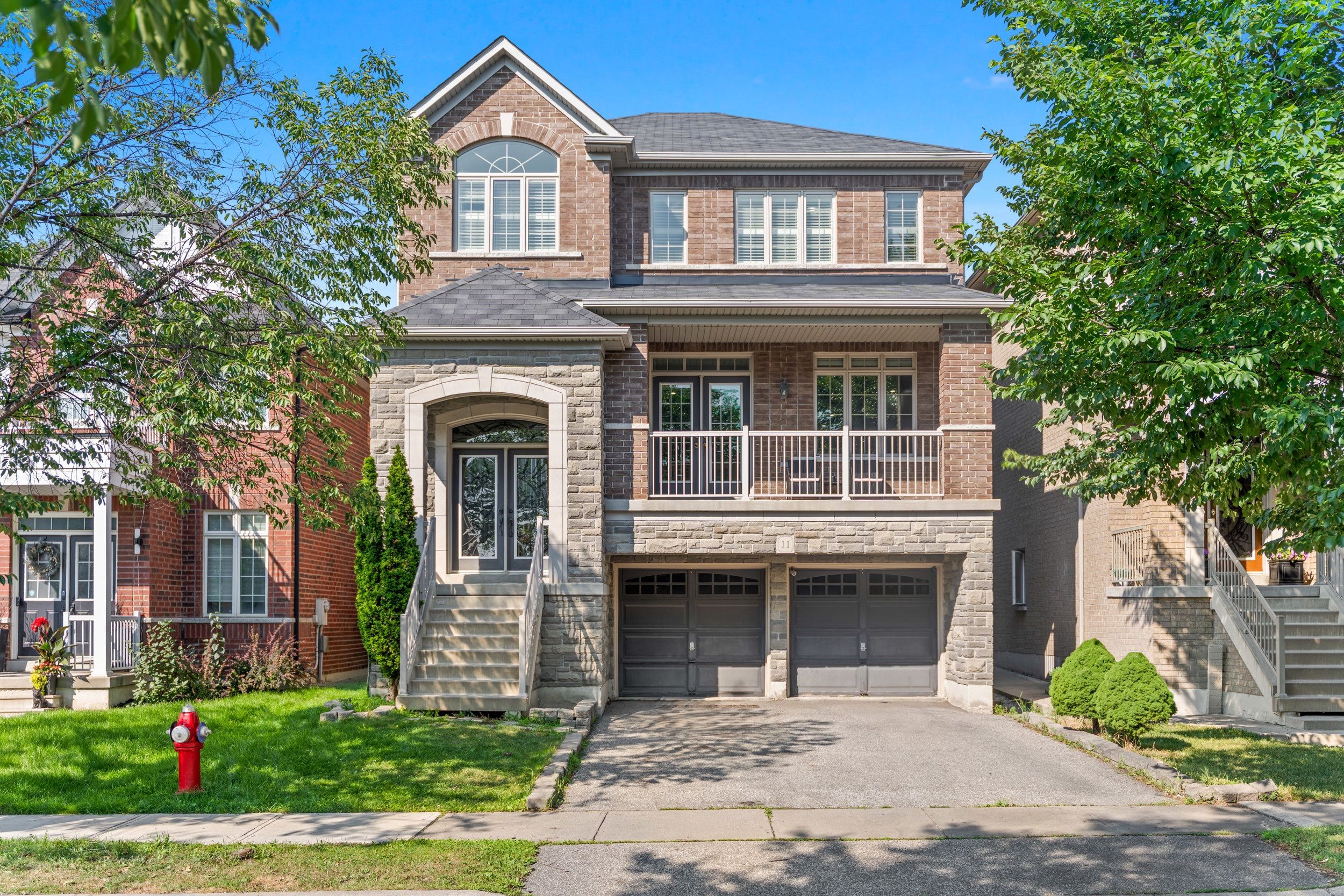 11 Clearfield Drive, Brampton, On L6p 3l3