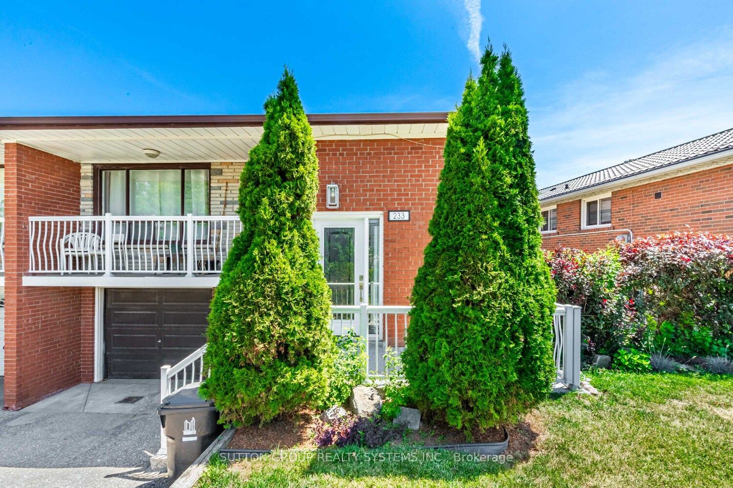 233 Hullmar Drive Upper, Toronto, On M3n 2g2