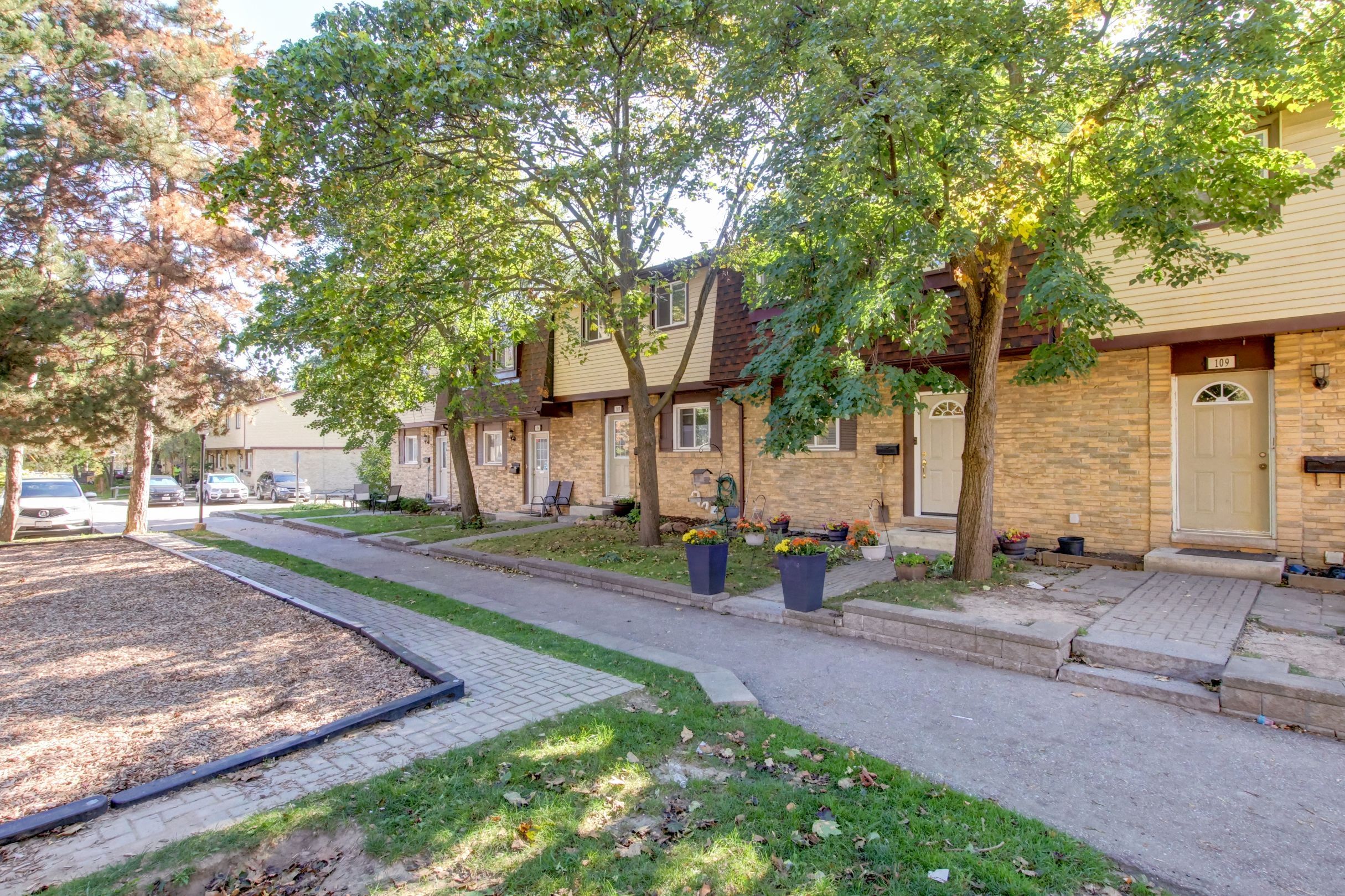 45 Hansen Road N 108, Brampton, On L6v 3c5