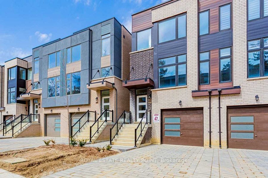 10 Creekbank Road Main, Toronto, On M6l 0a4