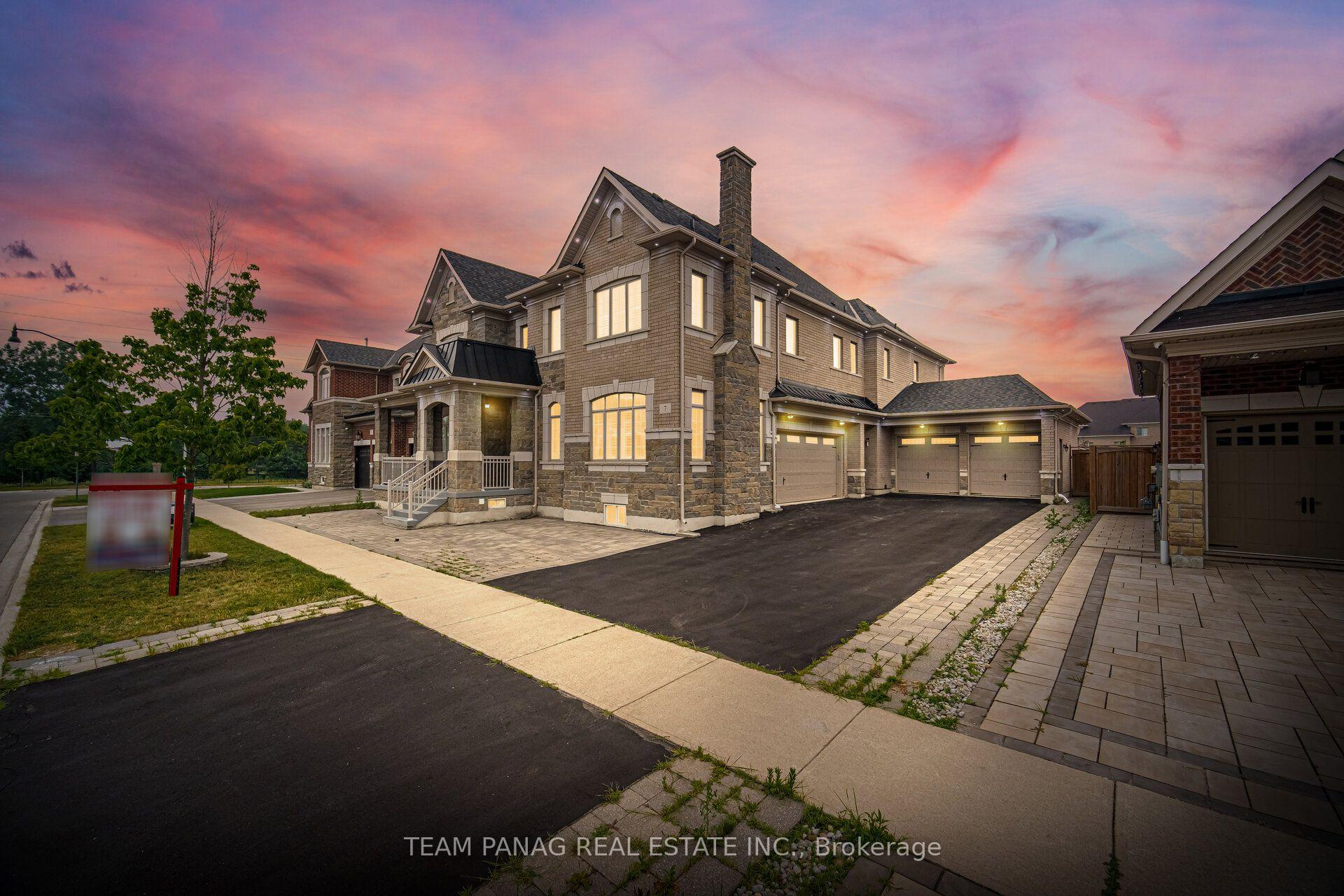 7 Balloon Crescent, Brampton, On L6p 4b7