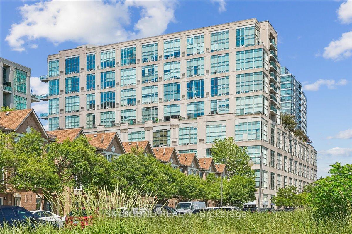 300 Manitoba Street 302, Toronto, On M8y 4g6