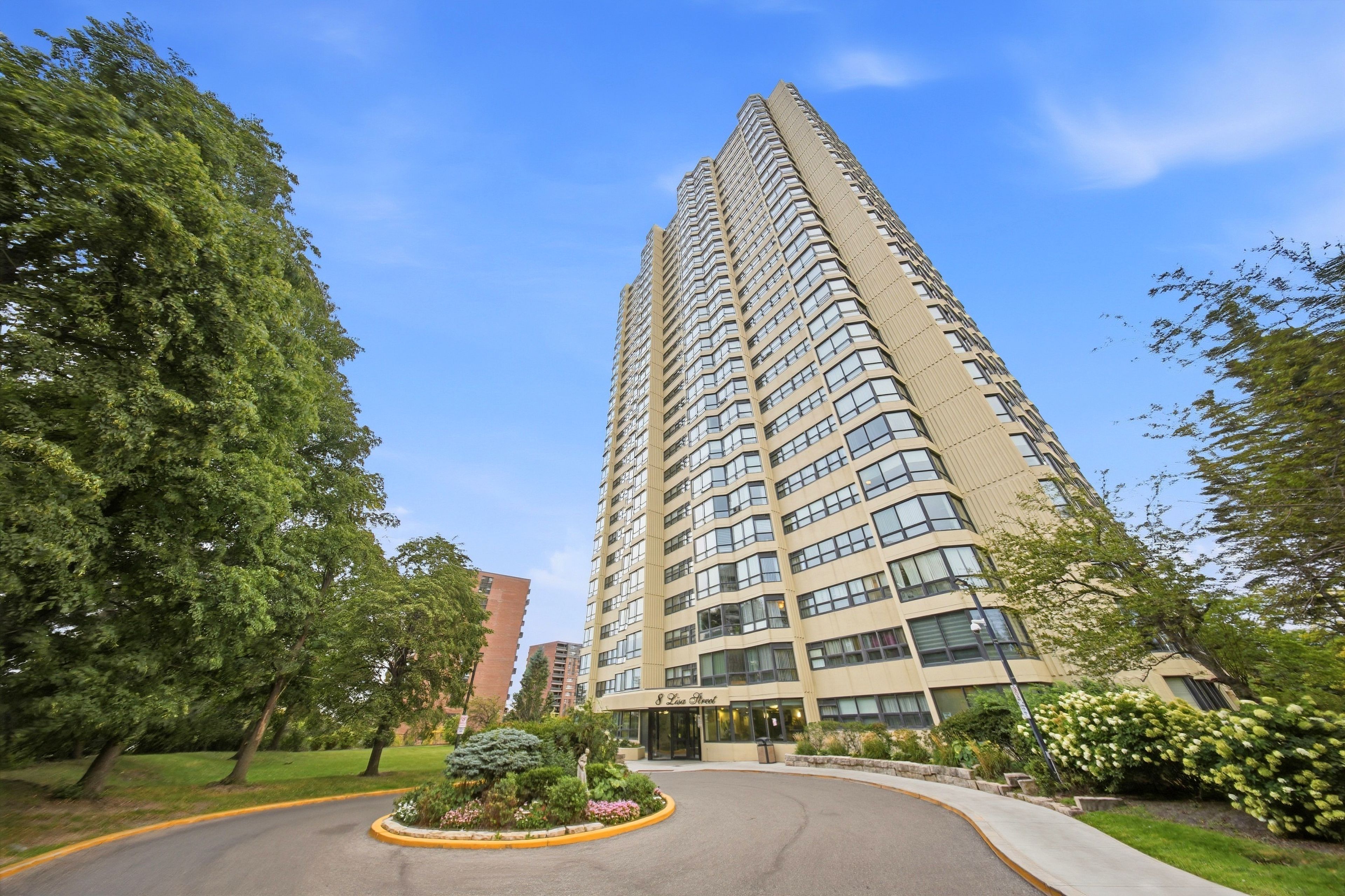 8 Lisa Street 2701, Brampton, On L6t 4s6
