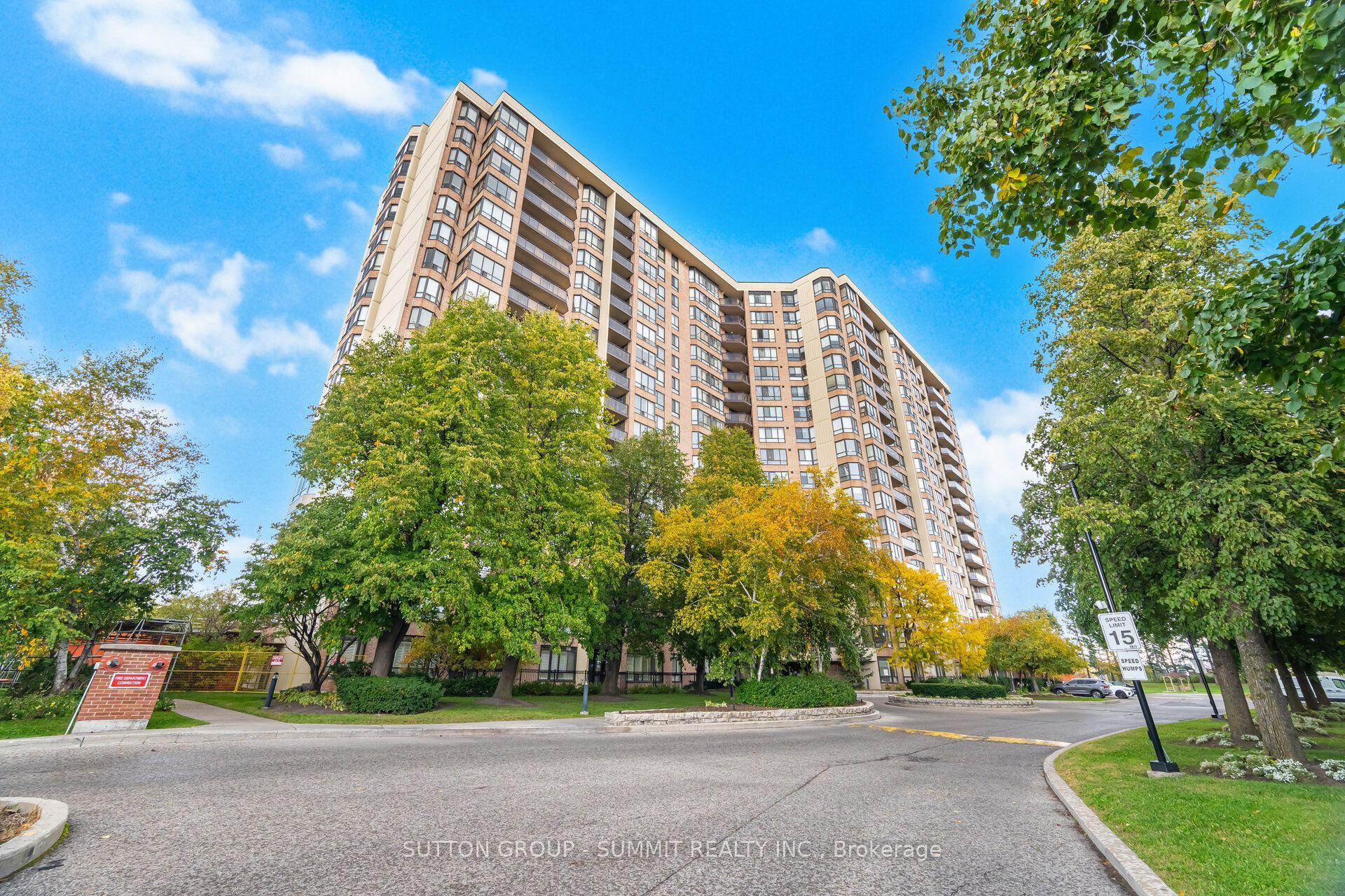 20 Cherrytree Drive 1511, Brampton, On L6y 3v1