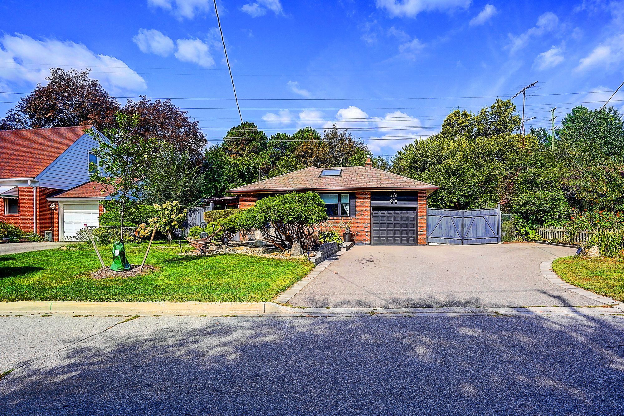 445 Selsey Drive, Mississauga, On L5a 1b7