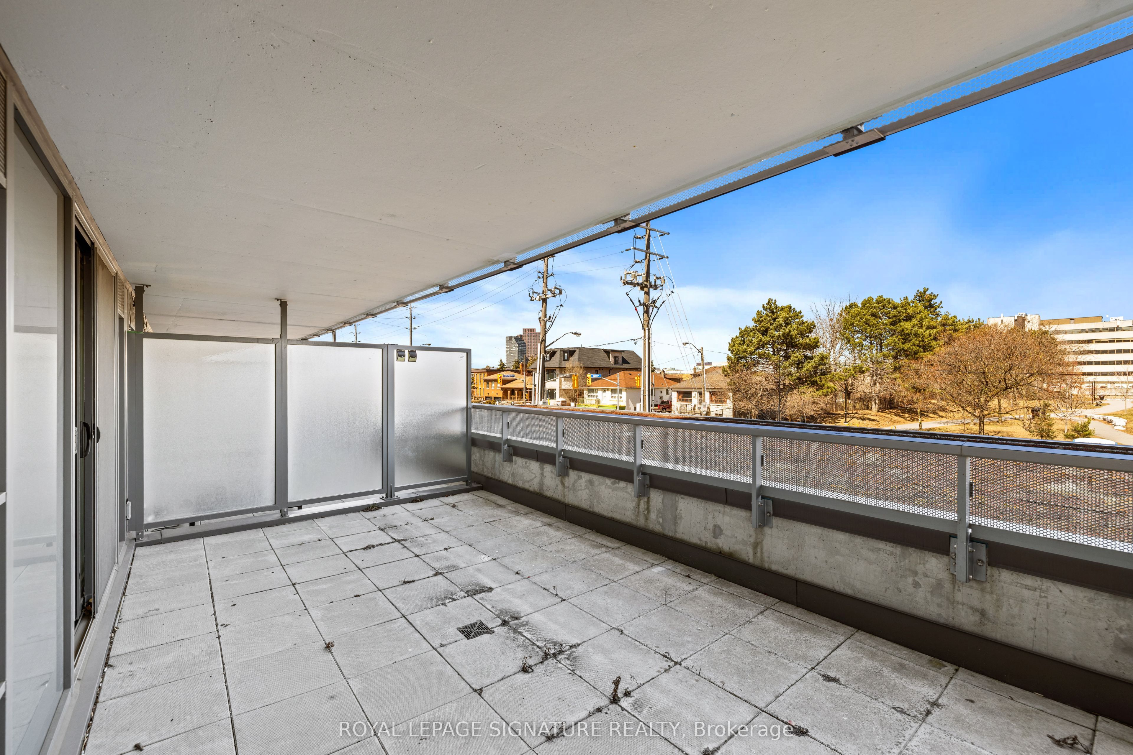 160 Flemington Road 312, Toronto, On M6a 0a9