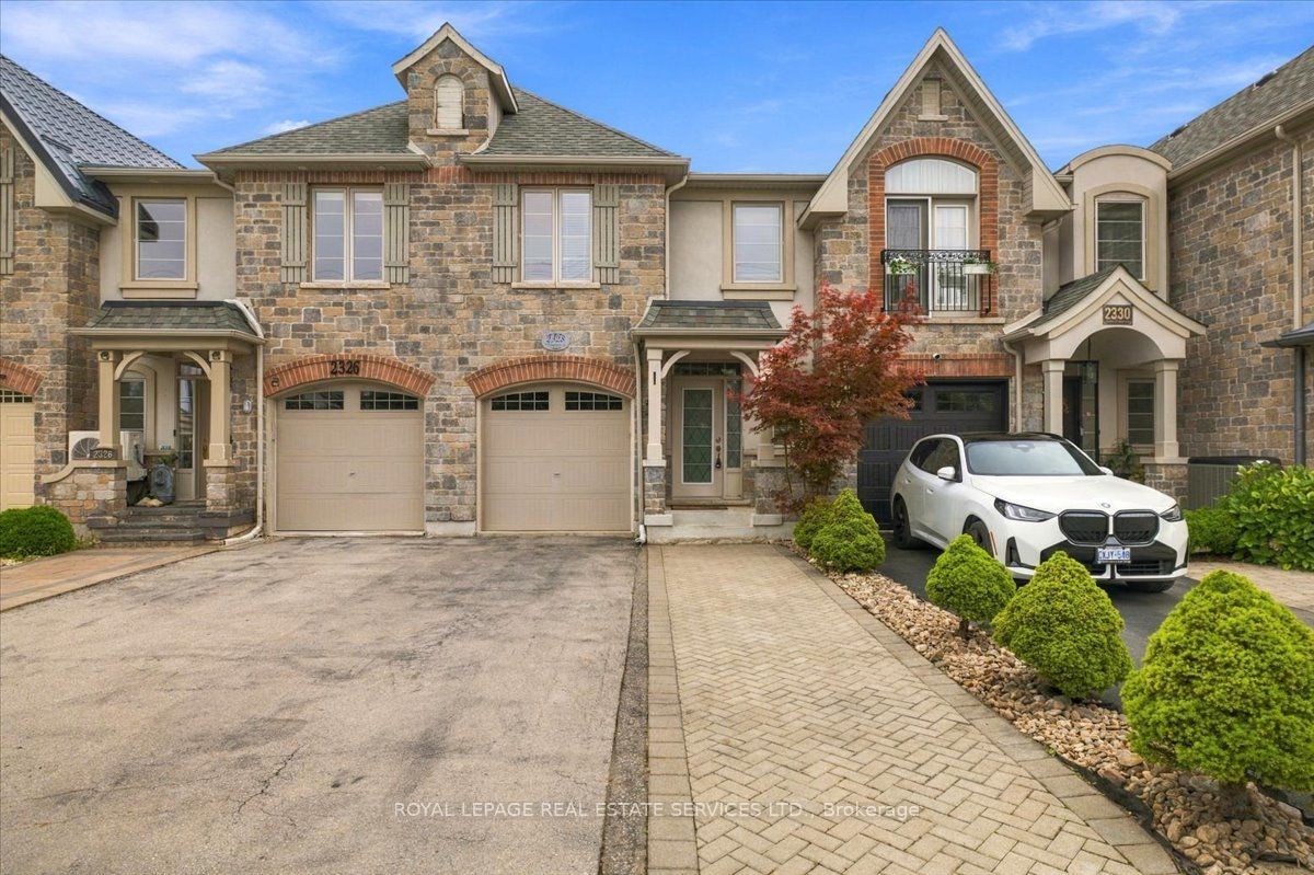 2328 Whistling Springs Crescent, Oakville, On L6m 0c5