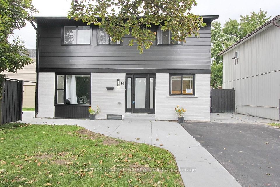 16 Glencairn Square, Brampton, On L6s 2h7