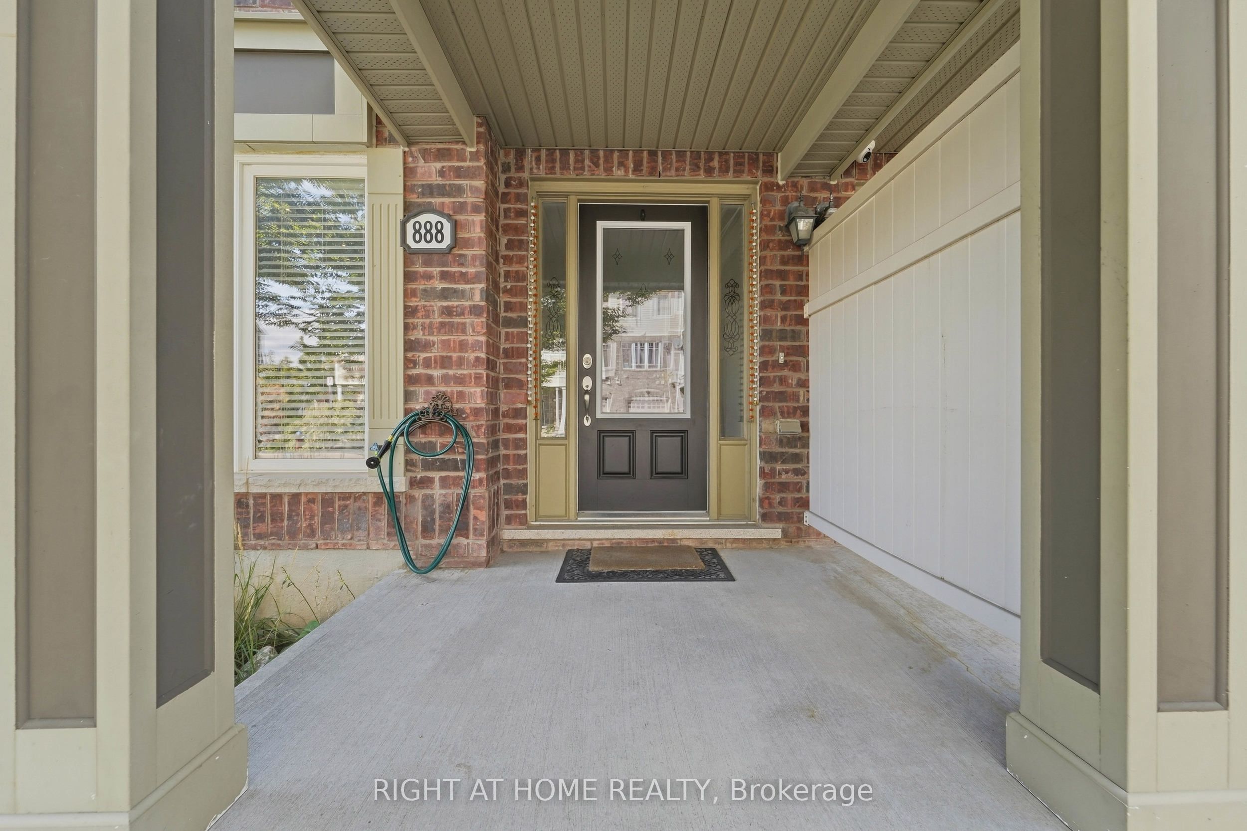 888 Jempson Path, Milton, On L9t 0z5
