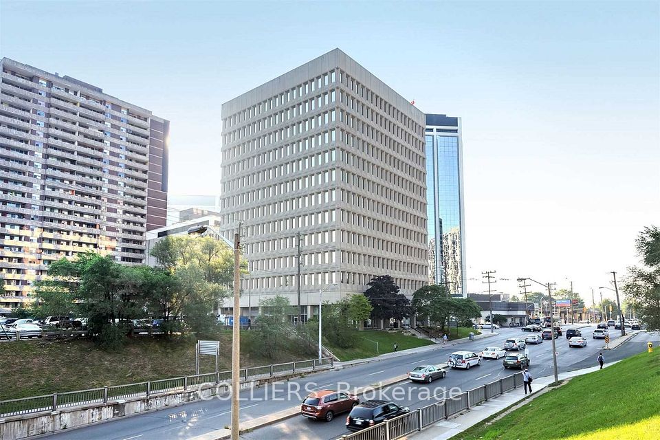 1243 Islington Avenue 702, Toronto, On M8x 1y9