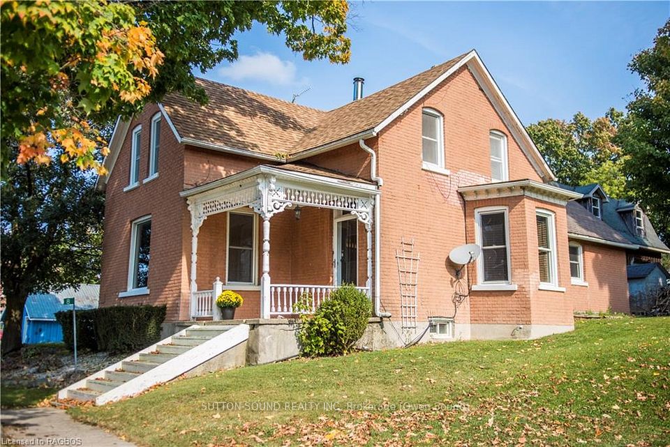 8 Elizabeth Drive, South Bruce Peninsula, On N0h 1a0