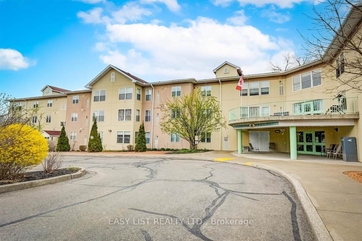 8 Huron Street 311, Kawartha Lakes, On K9v 6k3