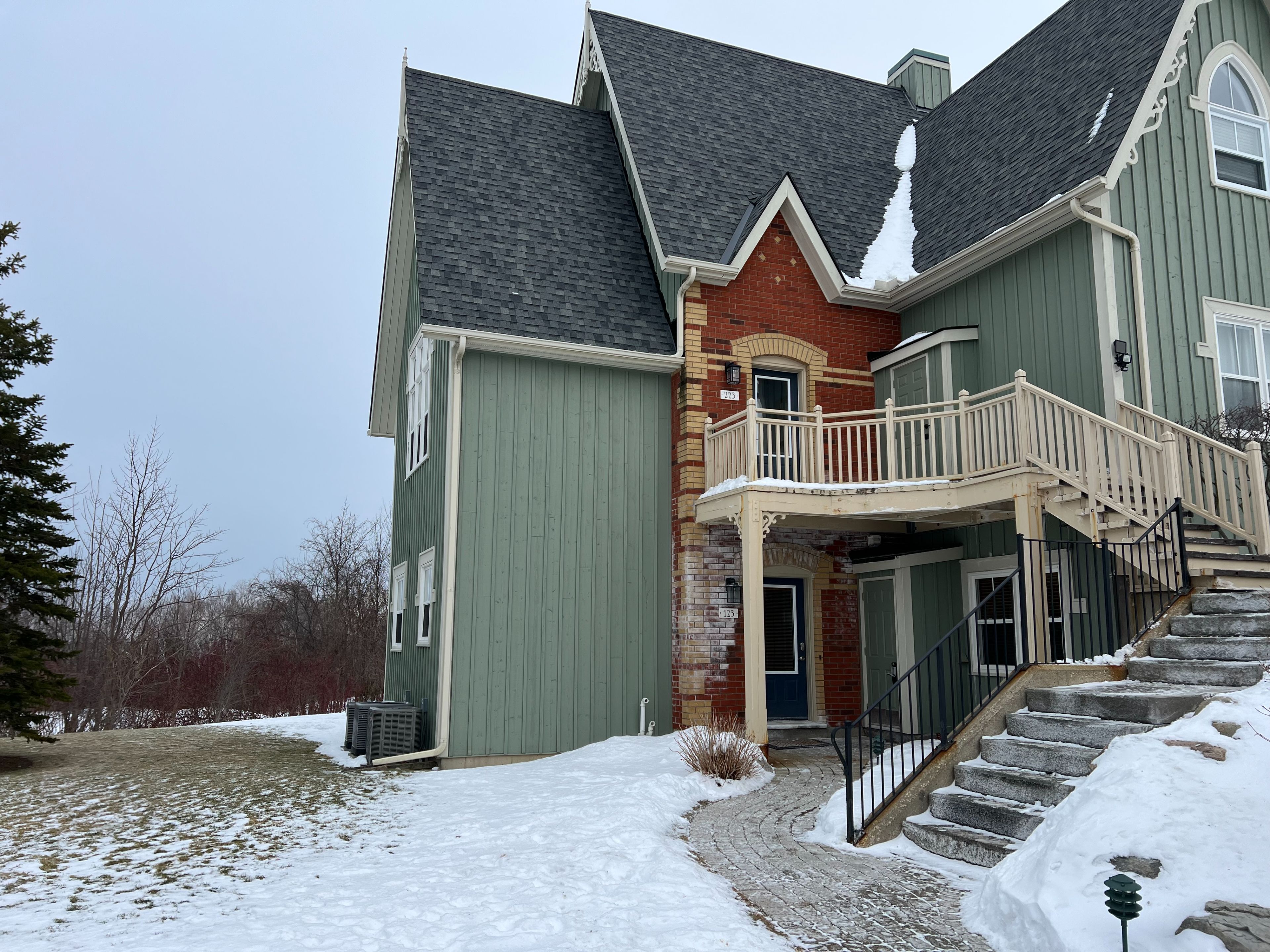 170 Snowbridge Way 123, Blue Mountains, On L9y 0v1