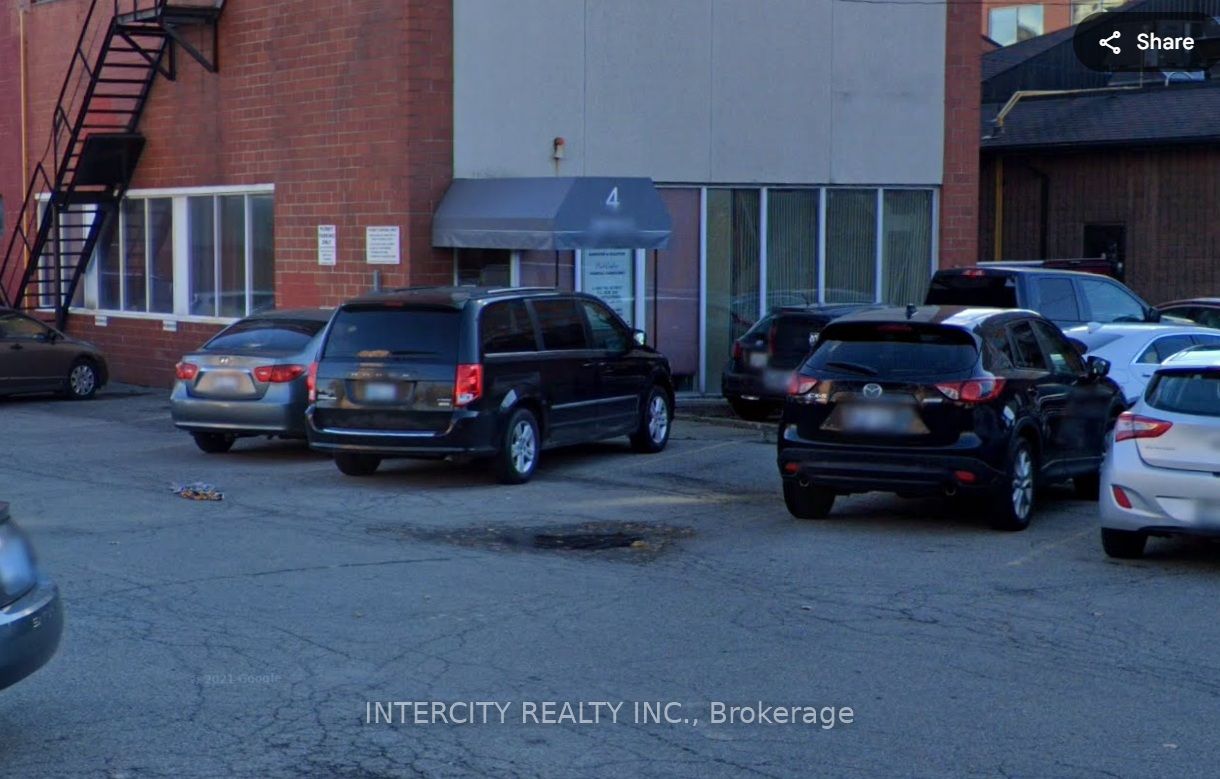 4 Centre Street, St. Catharines, On L2r 3m2