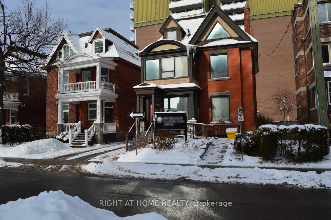 249 Mcleod Street, Ottawa Centre, On K2p 1a1
