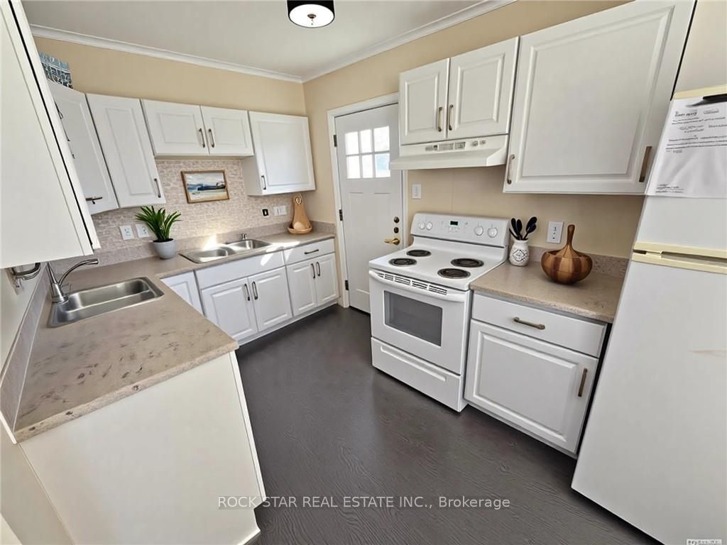 77 Blackfriars Street, London North, On N6h 1k8