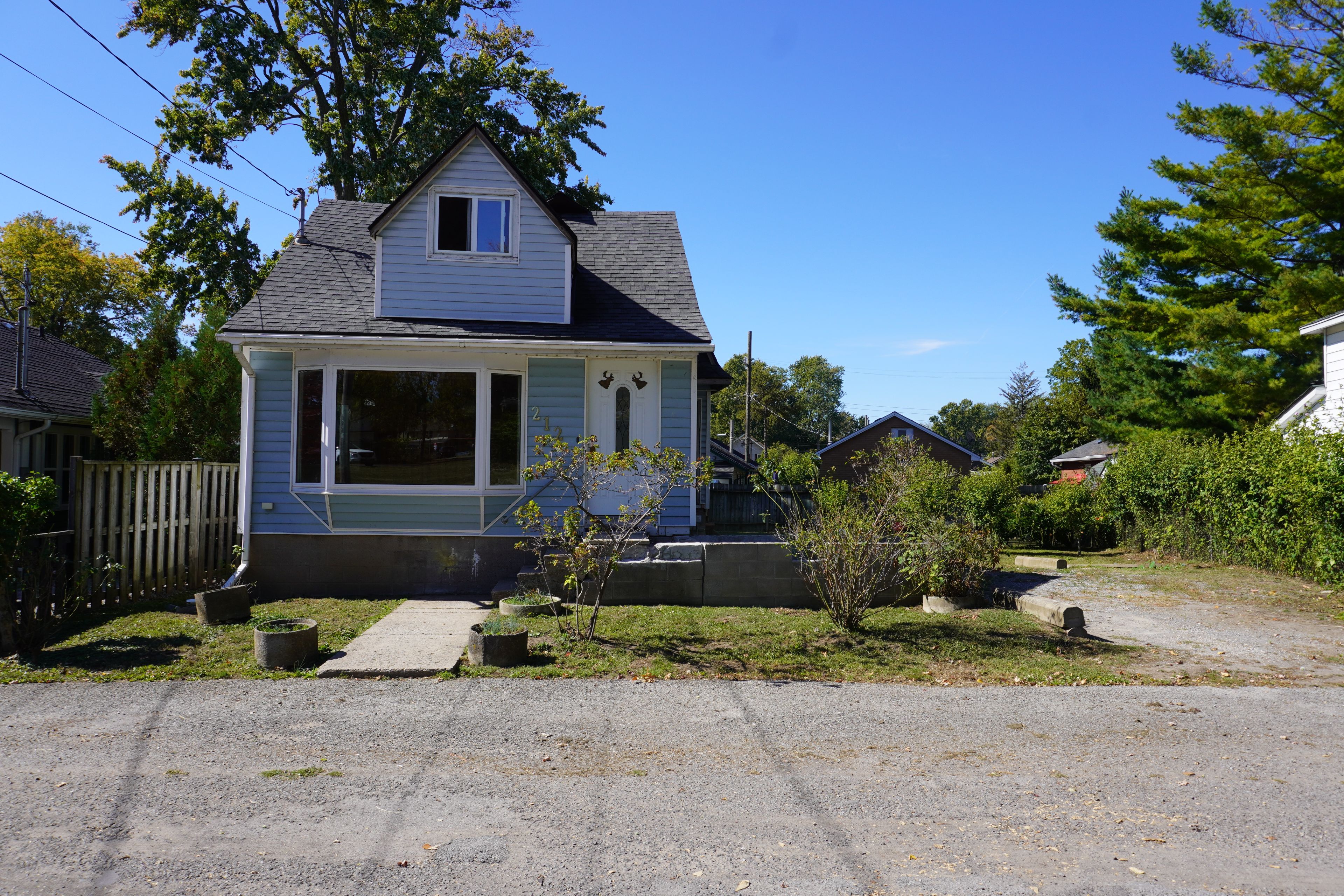 212 Lincoln Road W, Fort Erie, On L0s 1b0