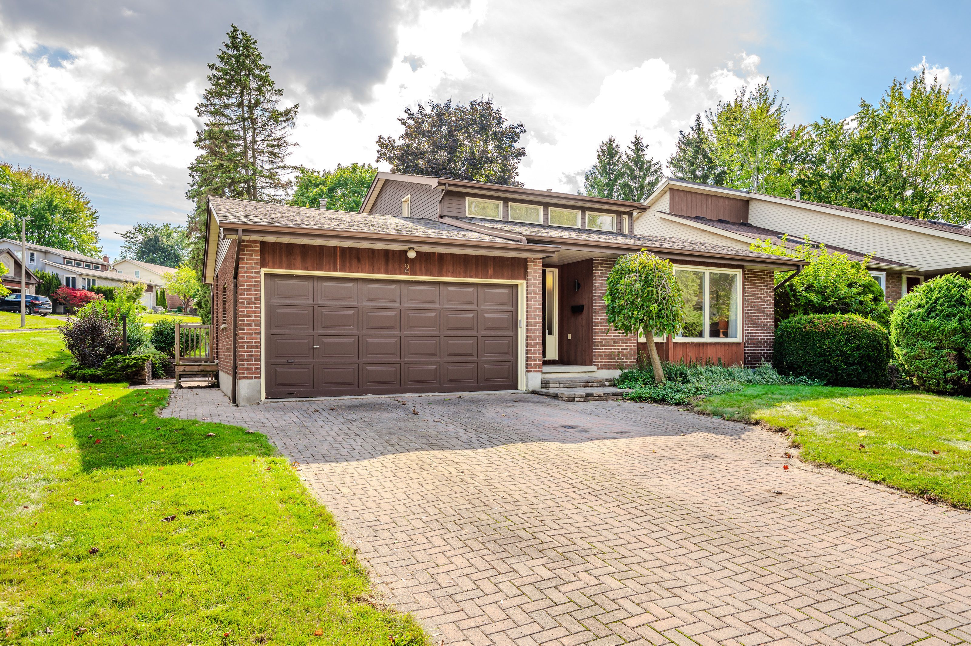 2 Pickwick Place, Guelph, On N1h 7v8