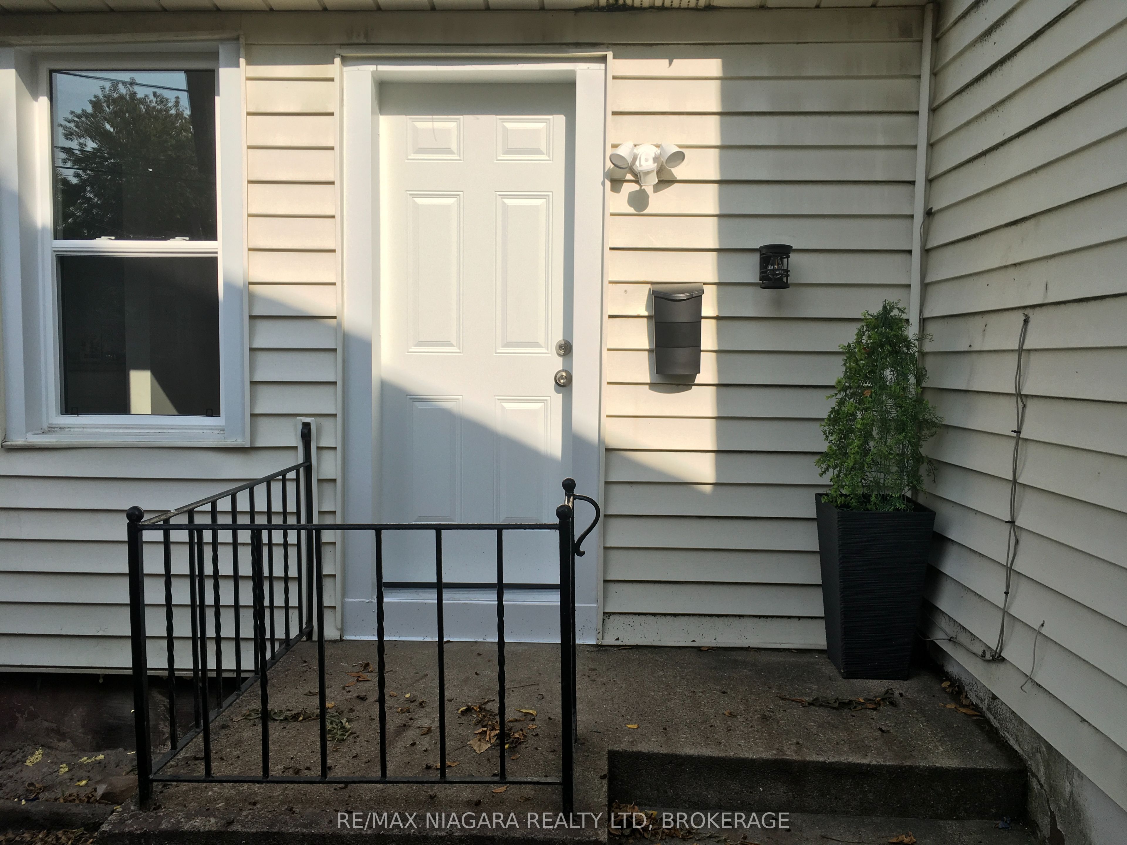 163 Welland Avenue Rear Unit, St. Catharines, On L2r 2n9