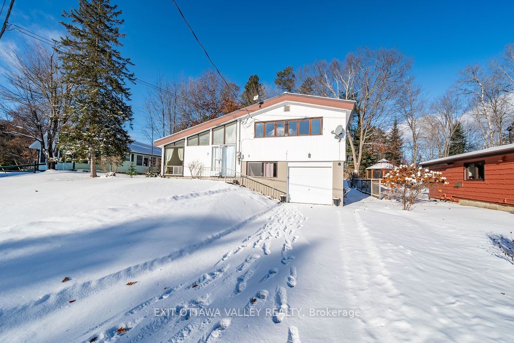 3 Newton Crescent, Deep River, On K0j 1p0