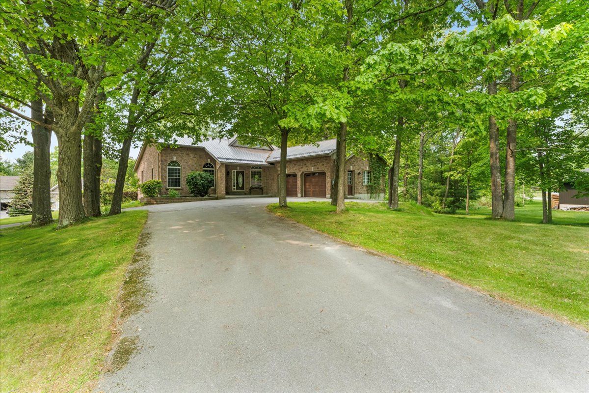 10 Fraserglen Court, Quinte West, On K8v 5p4
