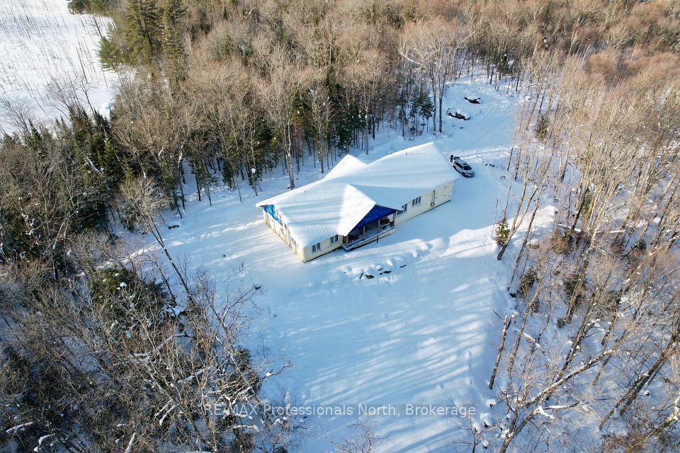 121 Loon Lake Road, Magnetawan, On P0a 1z0