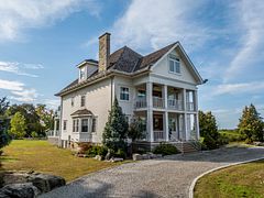 14902 Niagara River Parkway, Niagara-On-The-Lake, On L0s 1j0